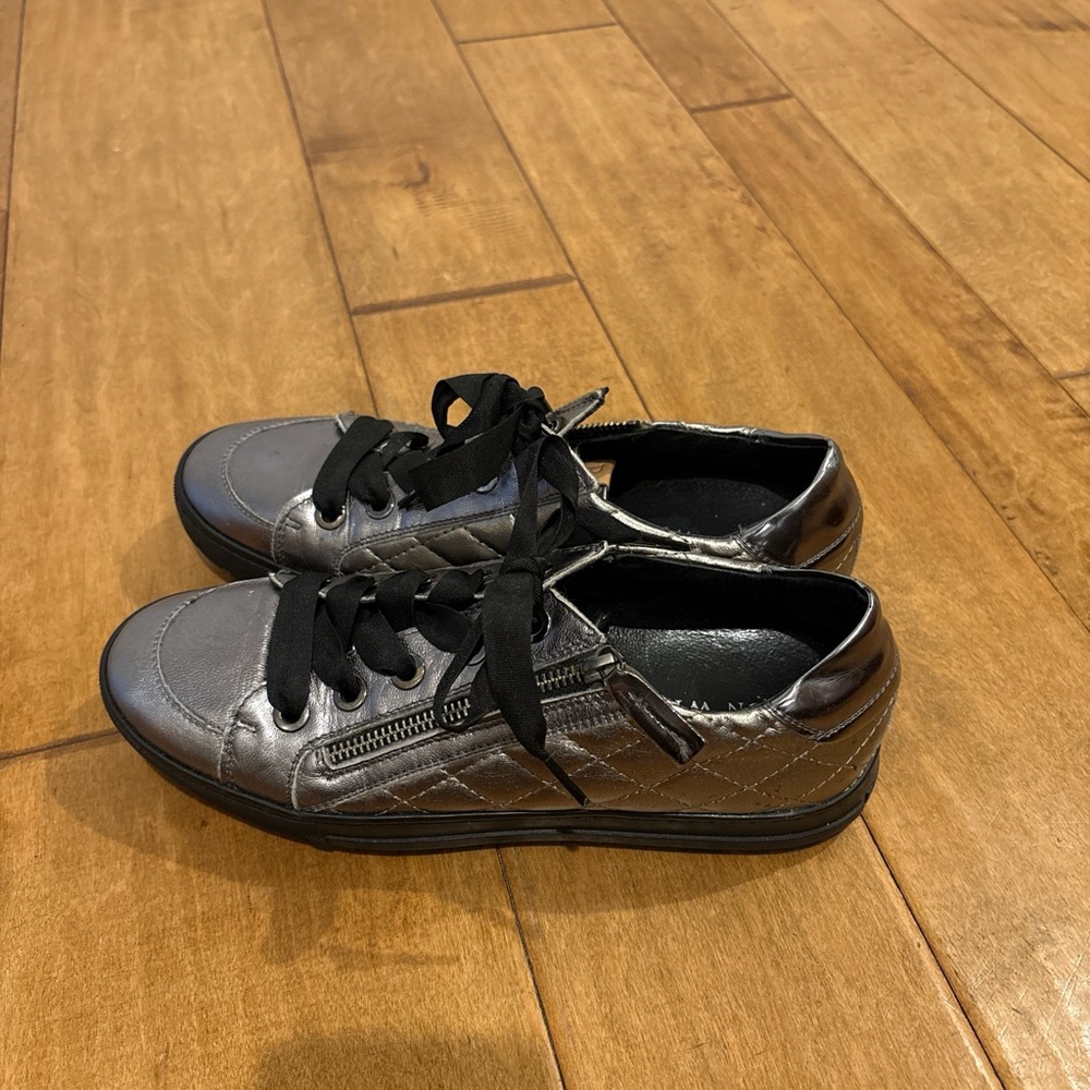 Vintage Metallic Ron White  Silver Quilted Sneakers w/ Black ribbon Laces
